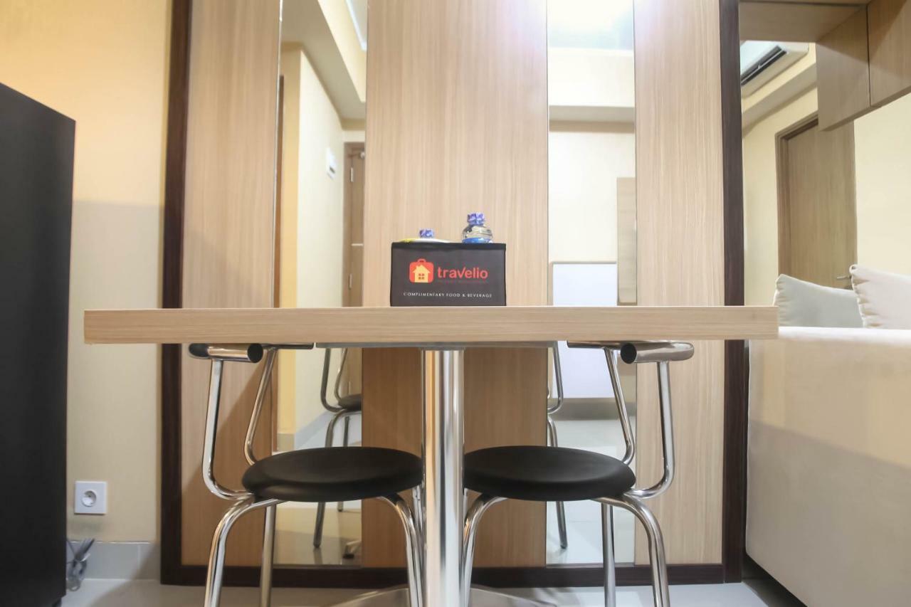 Apartemen Spacious 1br At The Oasis Cikarang By Travelio Bekasi